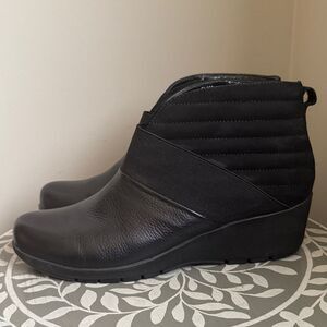 Aetrex Black Quilted Ankle Booties sz 8.5